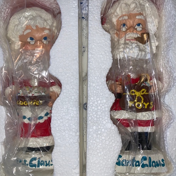 SANTA & MRS CLAUS BOBBING HEAD NODDER MATCHED SET - Picture 10 of 12